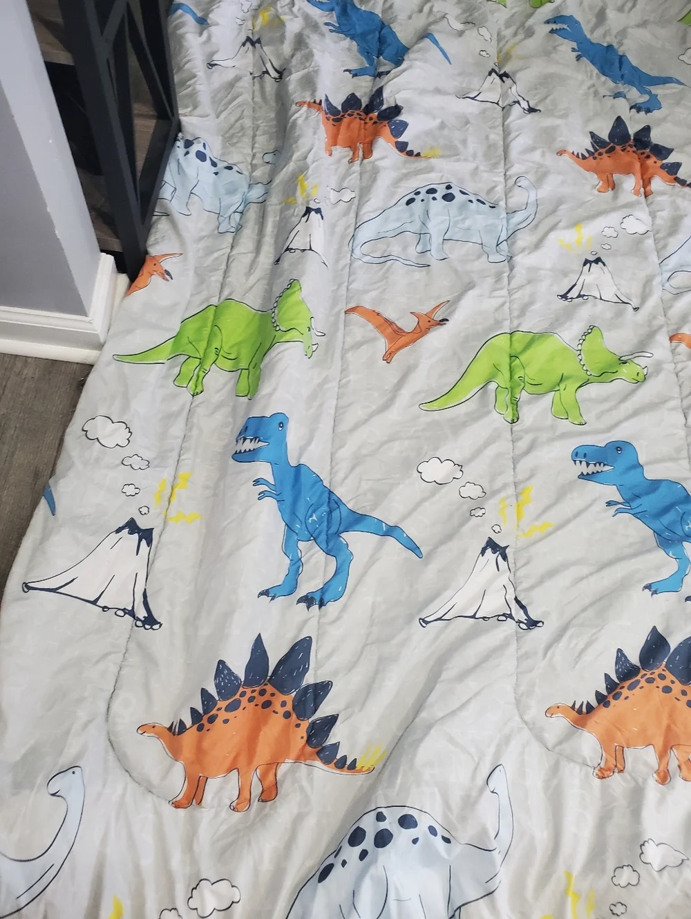 Full Dinosaur Comforter, Shams, Pillowcase And Blanket